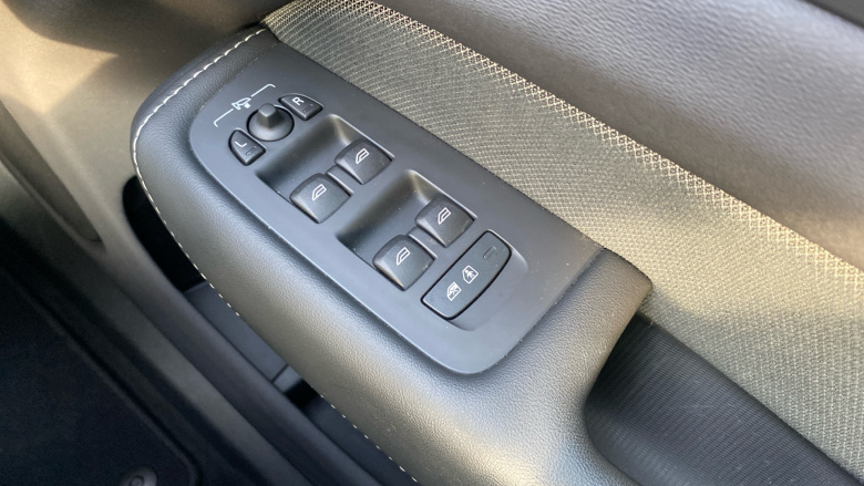 Volvo XC60 2.0 T6 [350] RC PHEV Plus Dark 5dr AWD Geartronic Estate